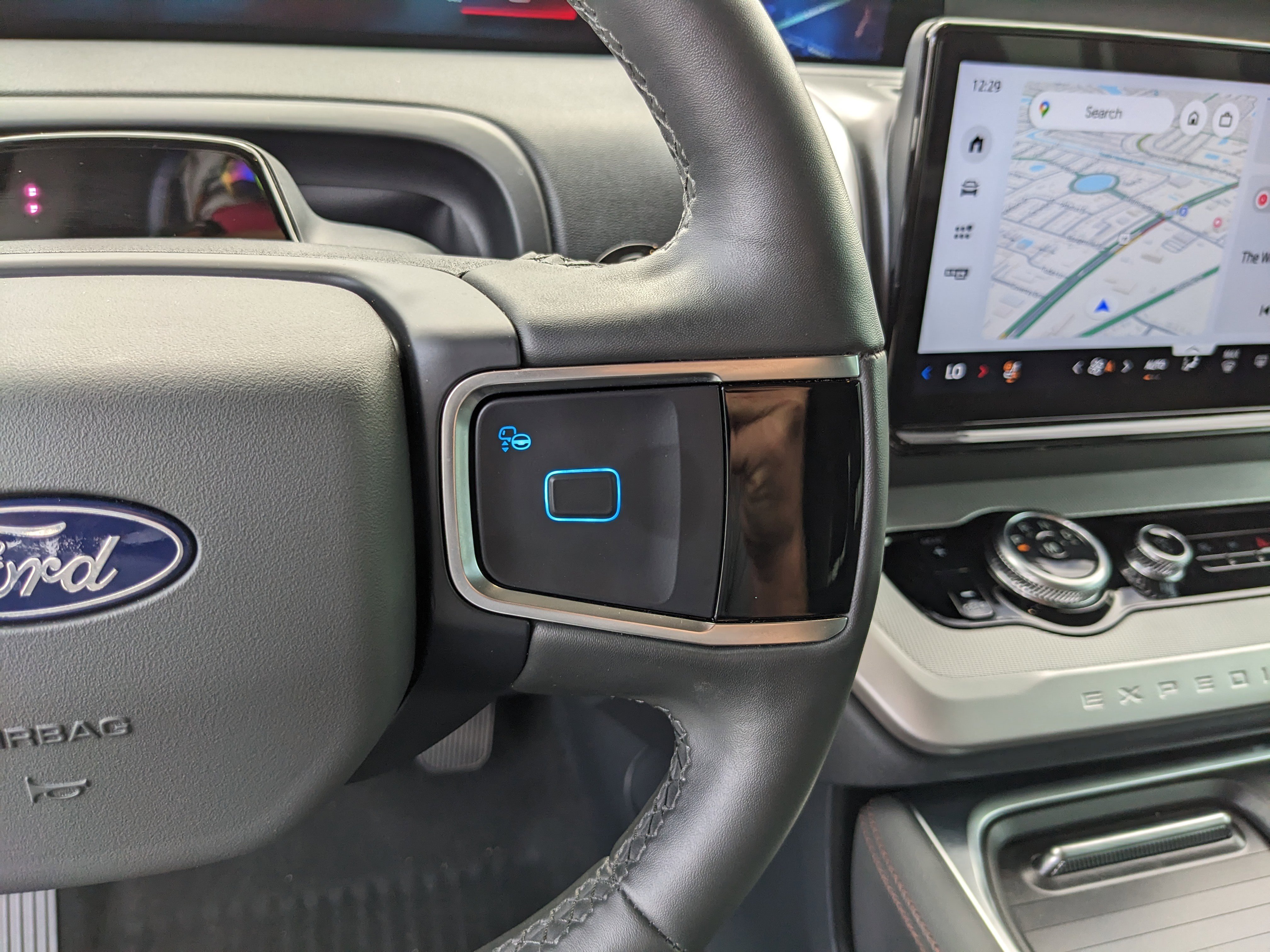 Certified 2025 Ford Expedition Active image 30