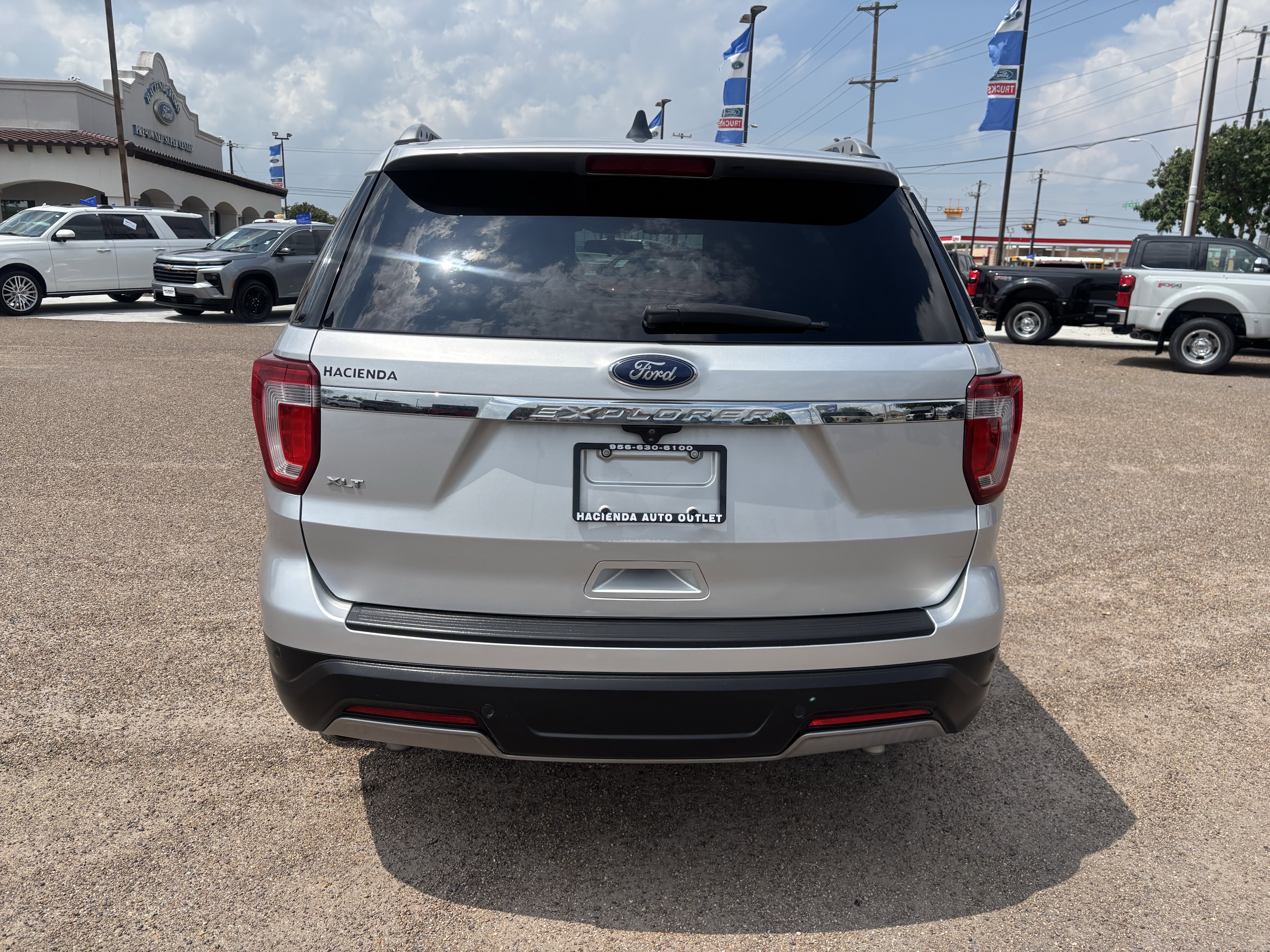 Certified 2019 Ford Explorer XLT FWD image 3
