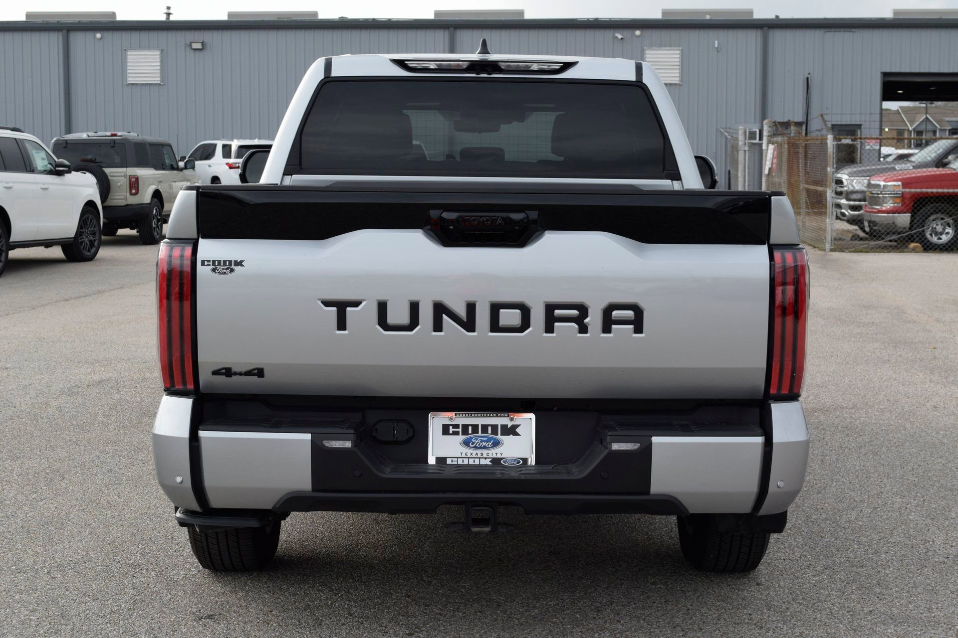 Used 2025 Toyota Tundra Platinum image 9