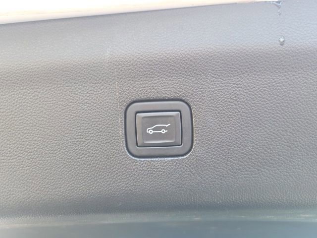Used 2024 Buick Enclave Premium image 17