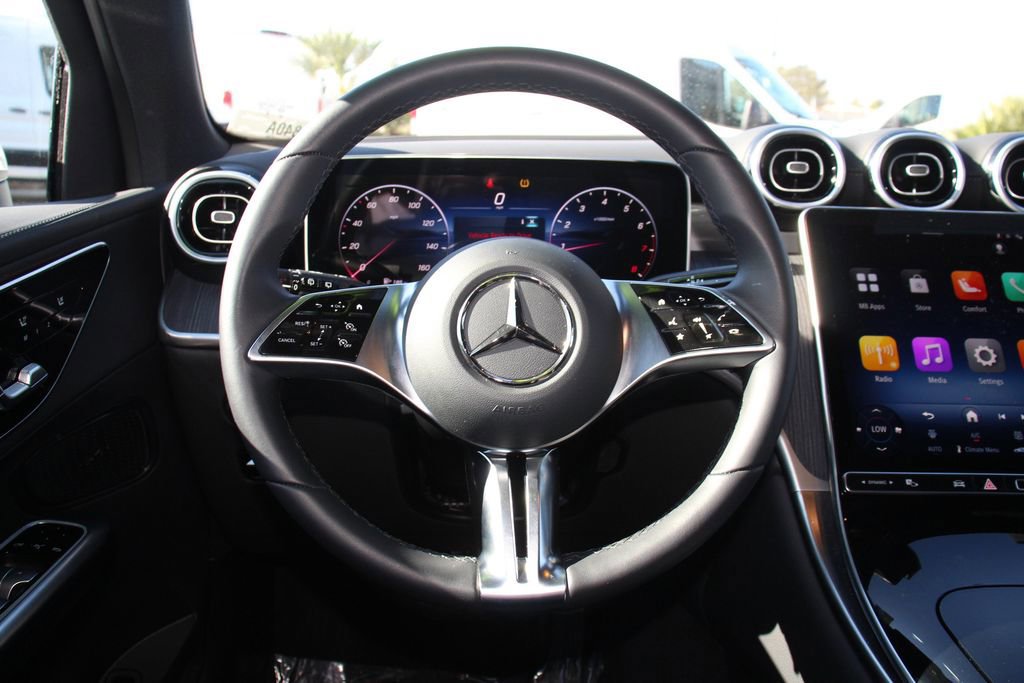 Used 2025 Mercedes-Benz GLC 300 4MATIC image 16