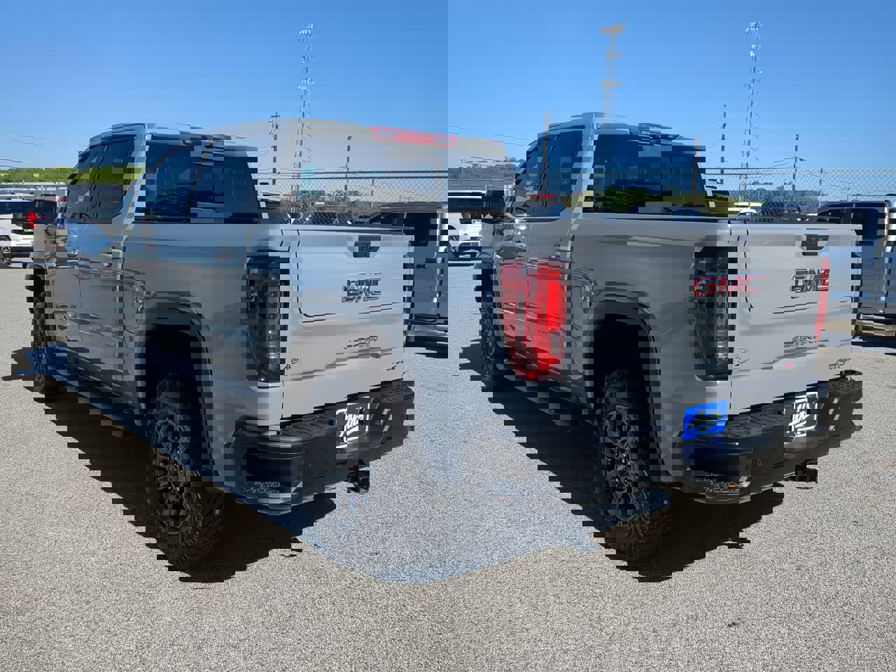 Used 2024 GMC Sierra 1500 AT4X image 2