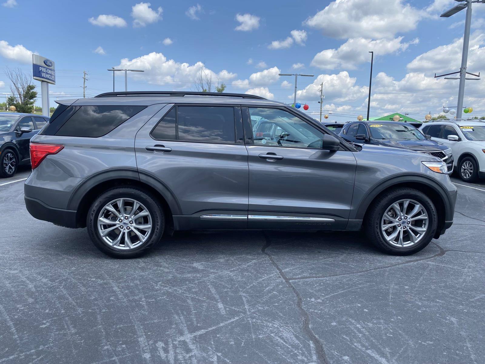 Certified 2021 Ford Explorer XLT w/ Equipment Group 202A RWD image 8