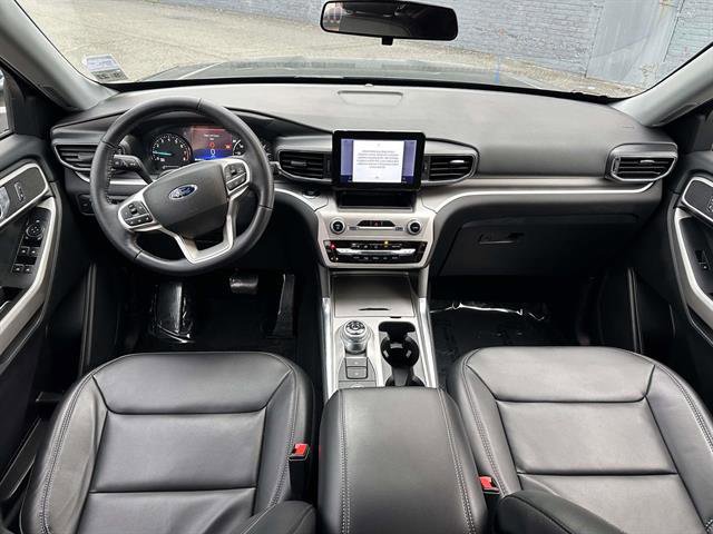 Certified 2022 Ford Explorer XLT w/ Equipment Group 202A image 31