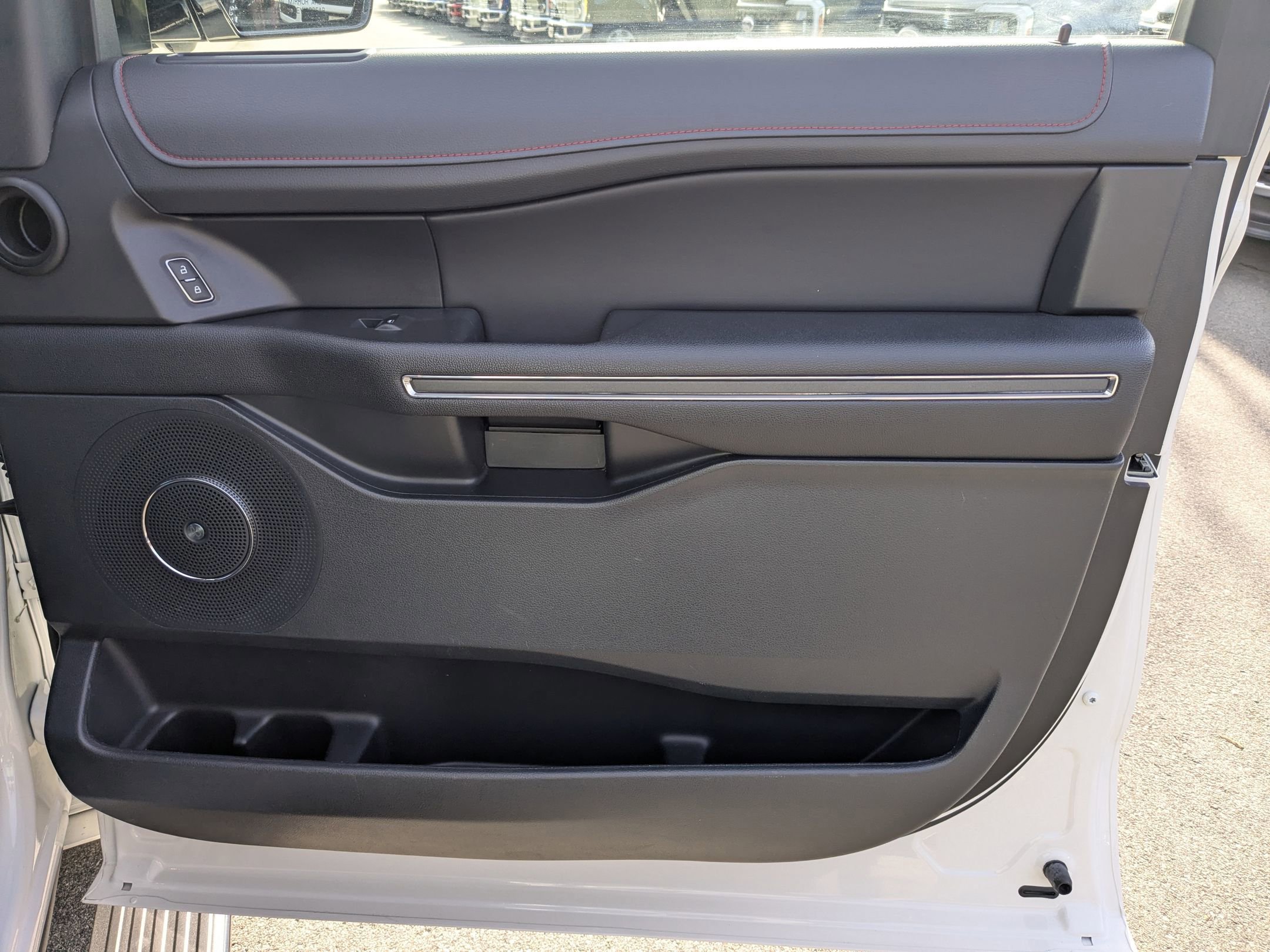 Certified 2022 Ford Expedition Limited image 46