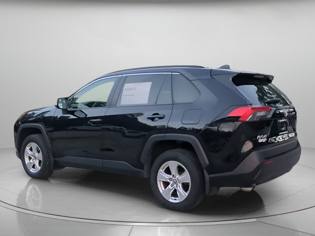 Used 2021 Toyota RAV4 XLE AWD/4WD image 21