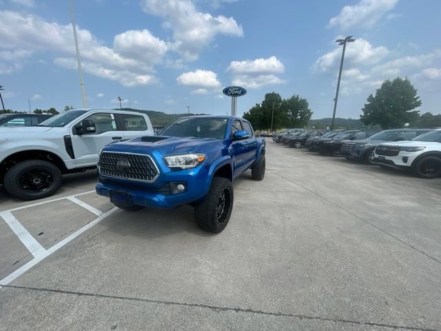 Used 2018 Toyota Tacoma TRD Sport AWD/4WD image 23