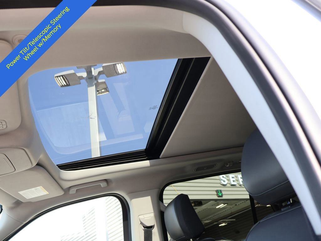Certified 2025 Ford Expedition Active image 28