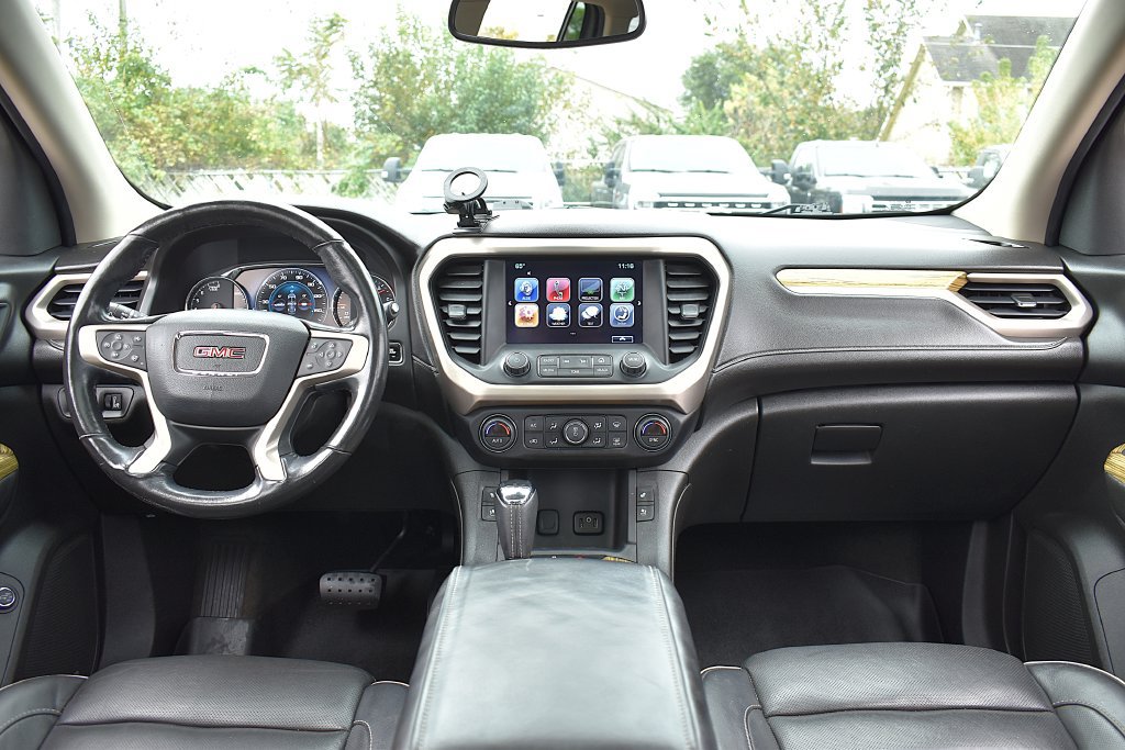 Used 2017 GMC Acadia Denali w/ Technology Package AWD/4WD image 15