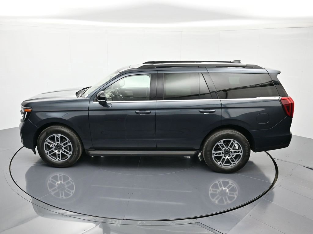 Certified 2025 Ford Expedition Active image 5