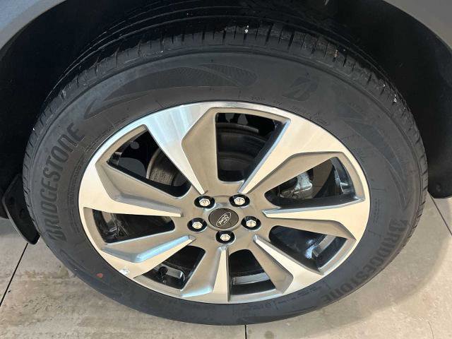 Certified 2025 Ford Escape Platinum image 31