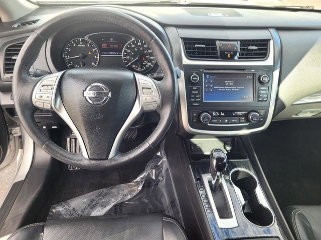 Used 2017 Nissan Altima 2.5 SL w/ 2.5 Technology Package FWD image 9