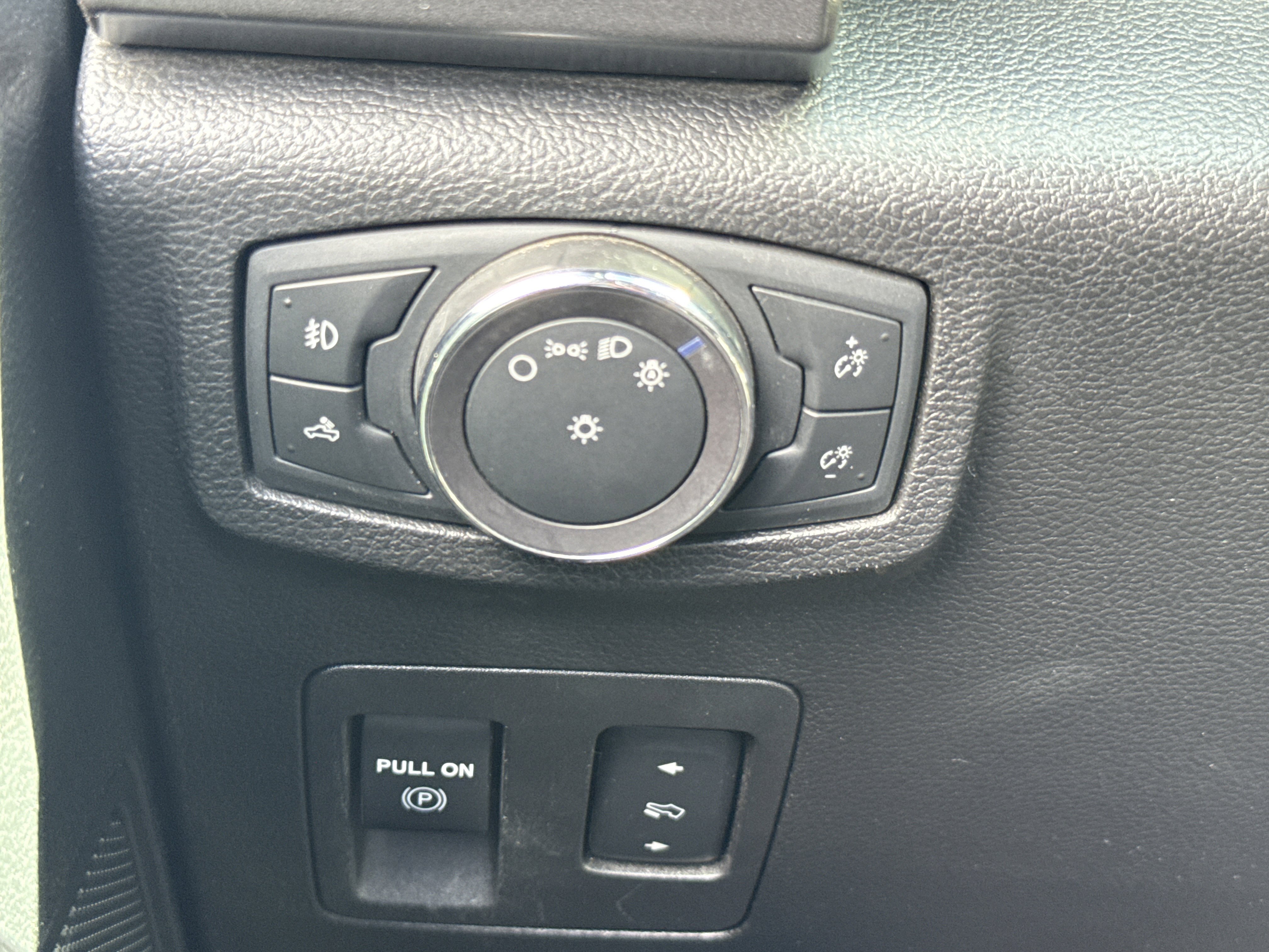 Certified 2019 Ford F150 XLT w/ Equipment Group 302A Luxury AWD/4WD image 28