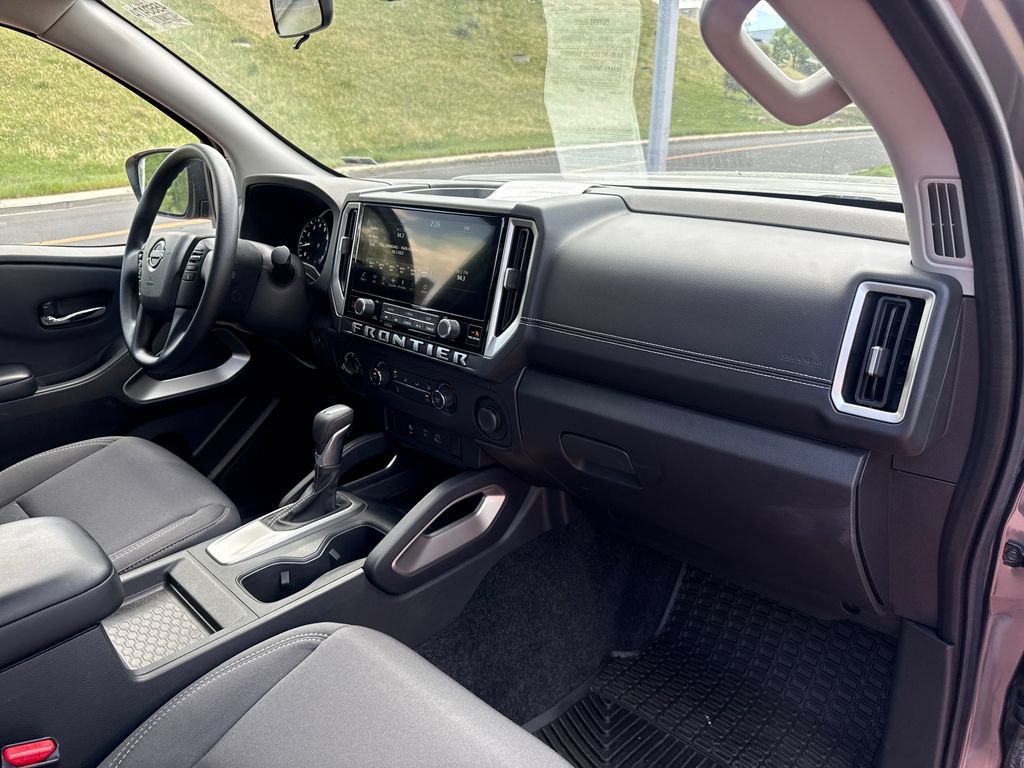 Used 2025 Nissan Frontier SV AWD/4WD image 26
