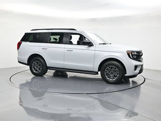 Certified 2025 Ford Expedition Active RWD image 3