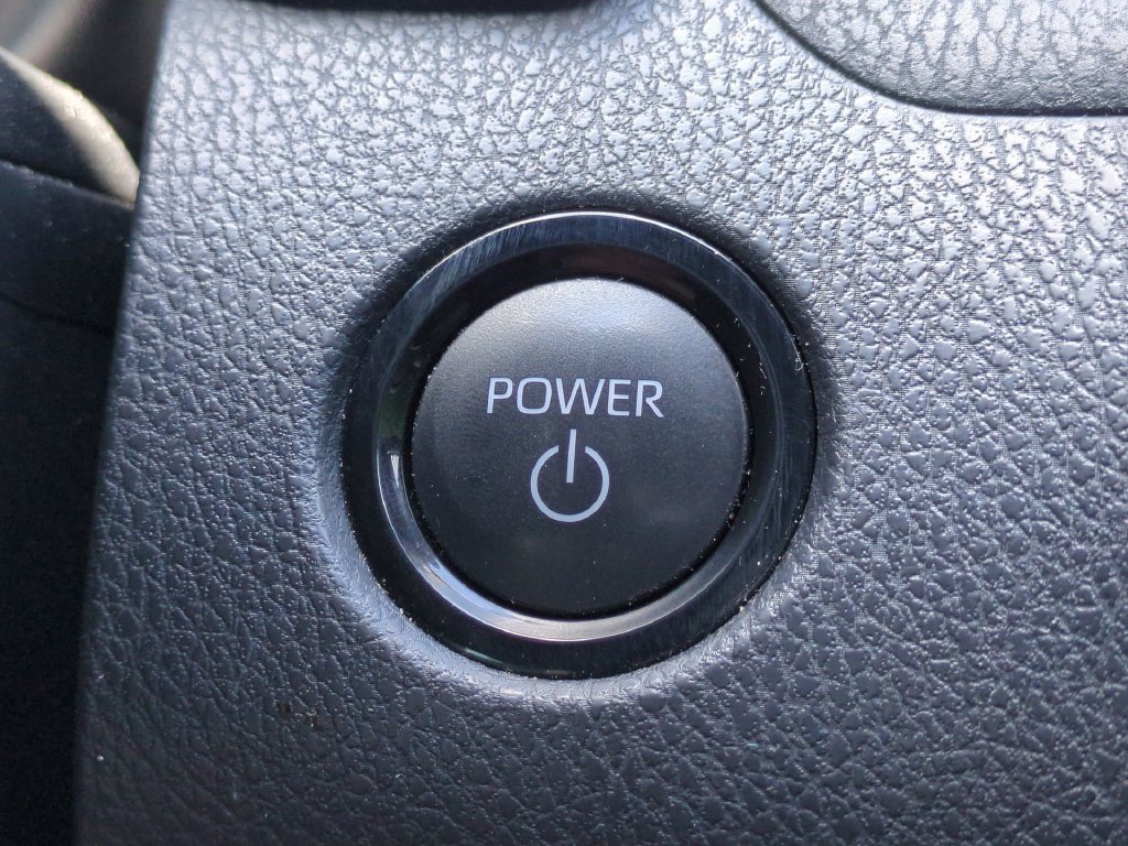 Used 2025 Toyota Camry SE FWD image 30