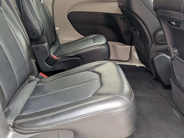 Used 2024 Chrysler Pacifica Touring-L FWD image 29
