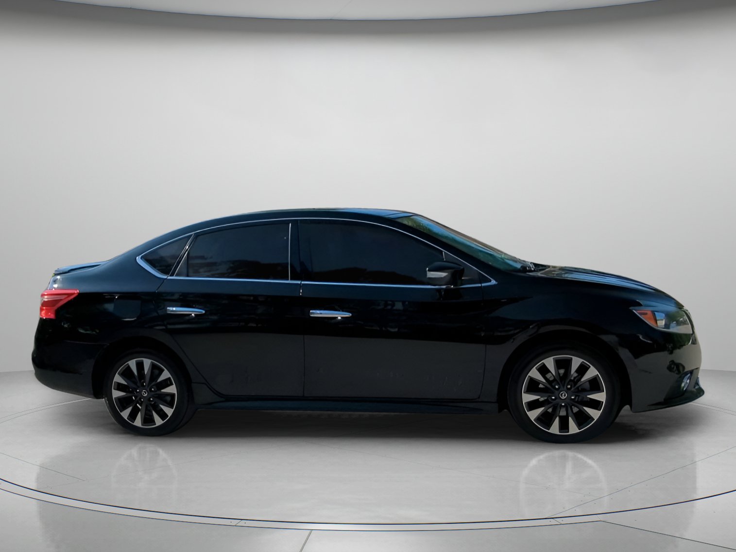 Used 2019 Nissan Sentra SR FWD image 33
