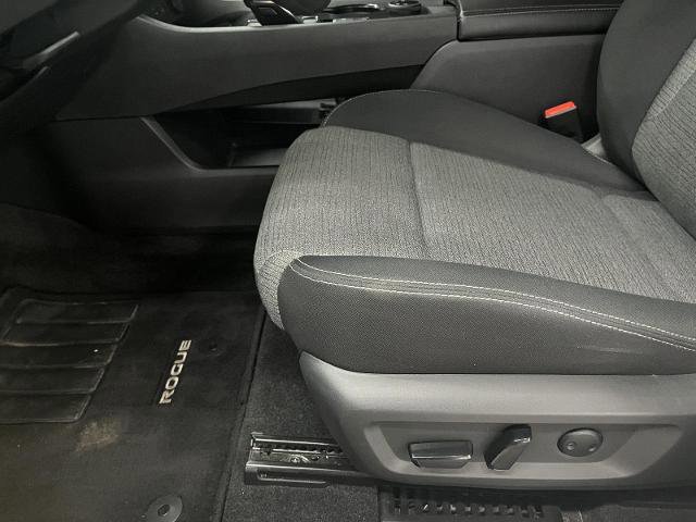 Used 2023 Nissan Rogue SV image 13