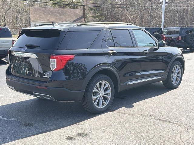 Certified 2022 Ford Explorer XLT w/ Equipment Group 202A image 5
