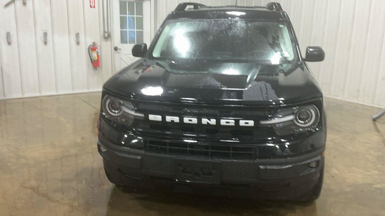 Certified 2022 Ford Bronco Sport Outer Banks w/ Tech Package AWD/4WD image 2