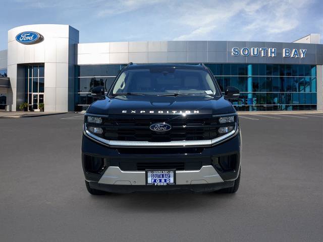 Certified 2025 Ford Expedition Max Platinum w/ Driver's Package AWD/4WD image 8