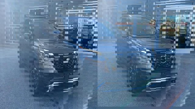 Used 2025 Nissan Pathfinder Rock Creek image 4