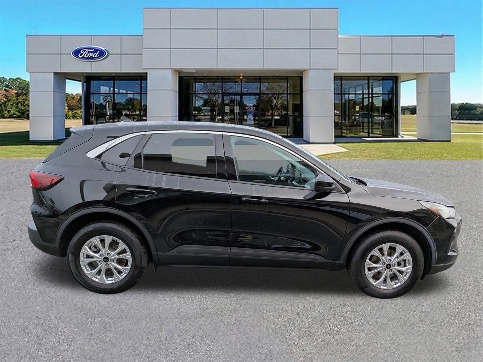 Certified 2023 Ford Escape Active w/ Tech Pack #2 image 6