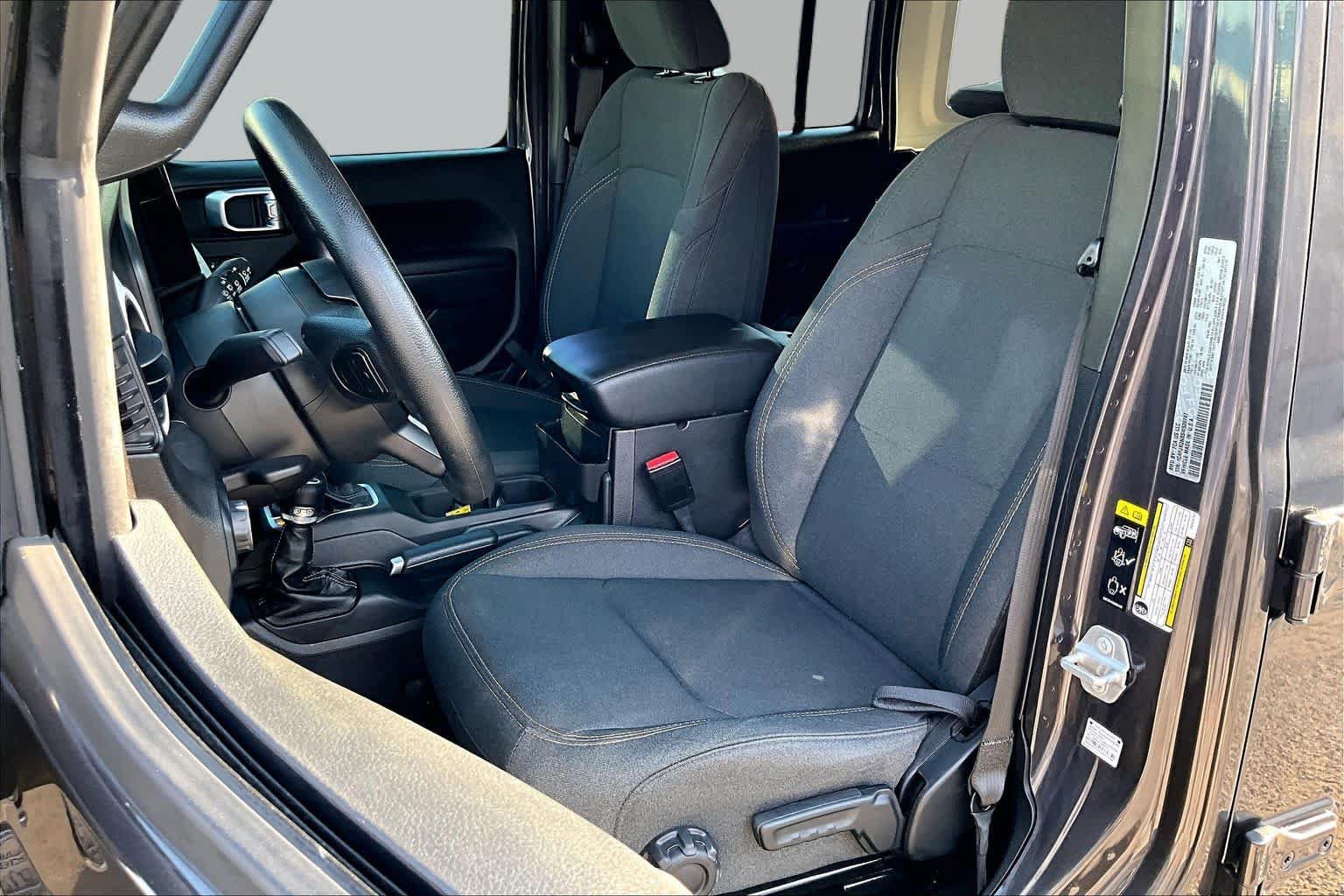 Used 2025 Jeep Wrangler Unlimited Sport AWD/4WD image 8
