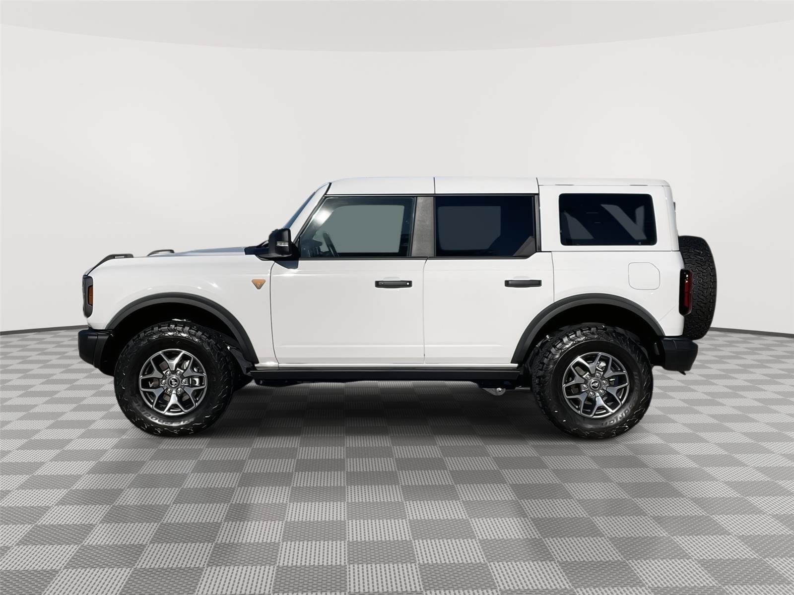 Certified 2025 Ford Bronco Badlands AWD/4WD image 2