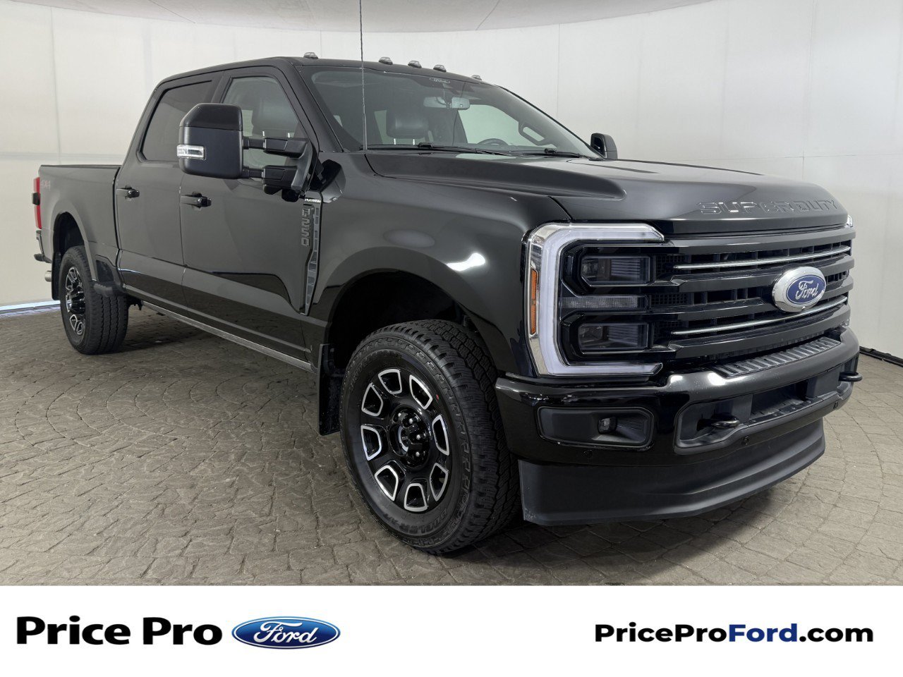 Certified 2025 Ford F250 Platinum AWD/4WD image 1