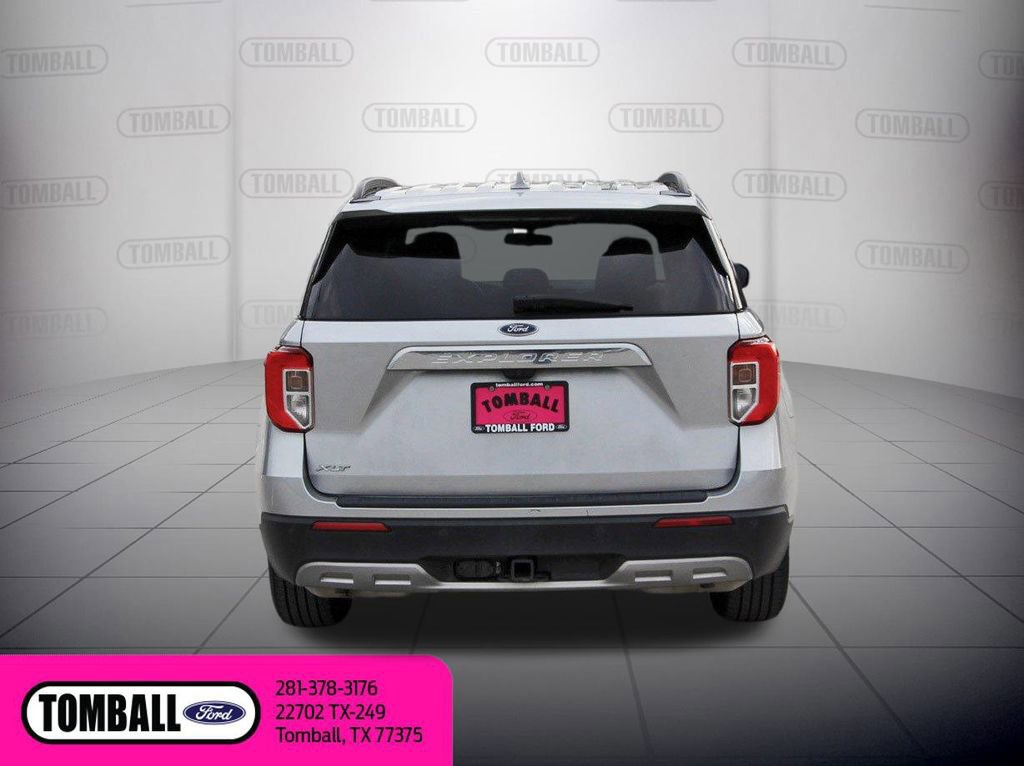 Certified 2020 Ford Explorer XLT w/ Equipment Group 202A image 4