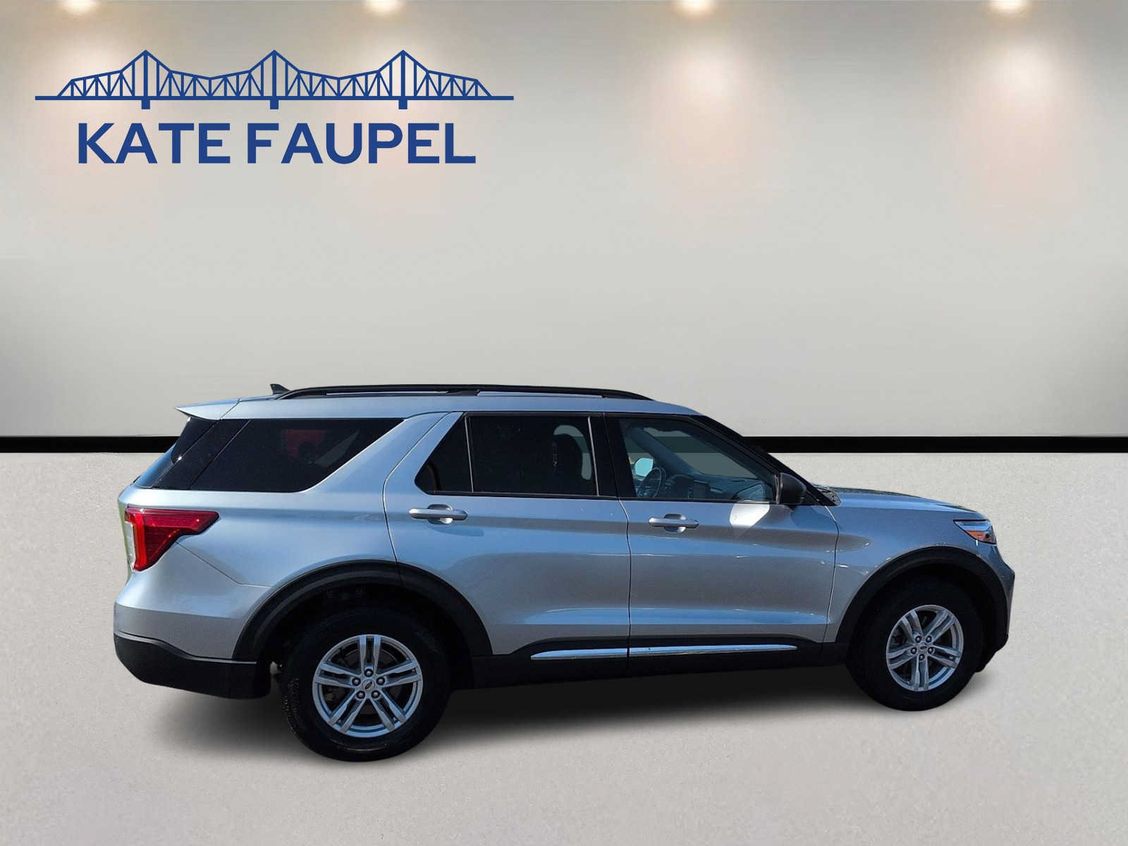Certified 2024 Ford Explorer XLT w/ Equipment Group 202A AWD/4WD image 8