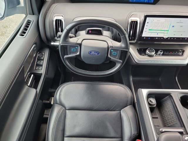 Certified 2025 Ford Expedition Platinum AWD/4WD image 14