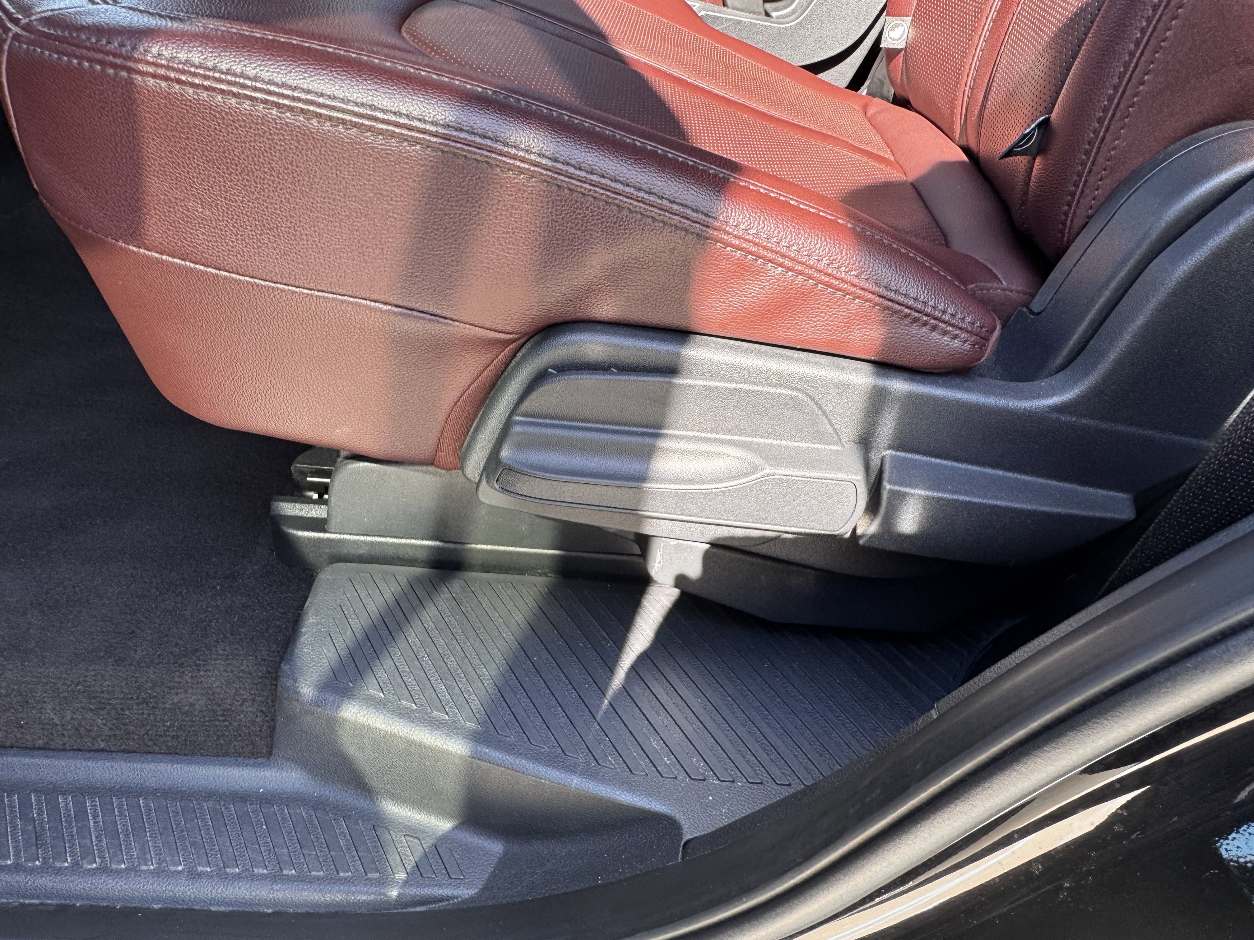 Certified 2023 Ford Expedition Limited image 32