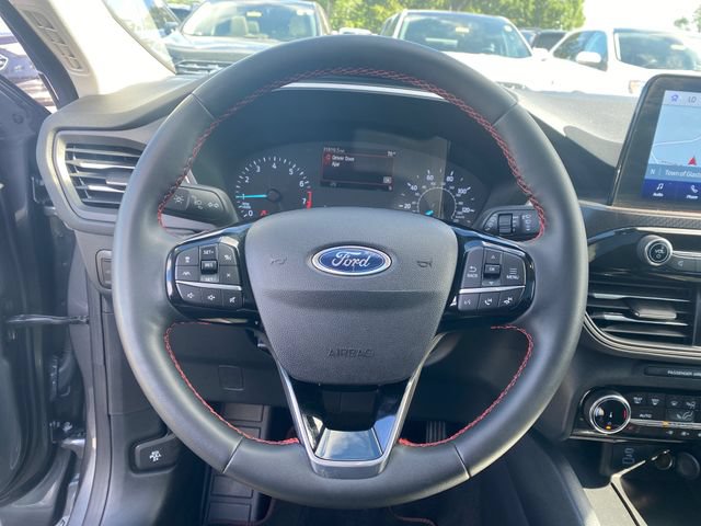 Certified 2022 Ford Escape SEL w/ SEL Stealth AWD Package image 18