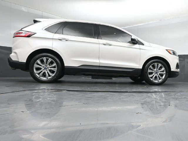 Certified 2019 Ford Edge Titanium w/ Equipment Group 301A AWD/4WD image 45