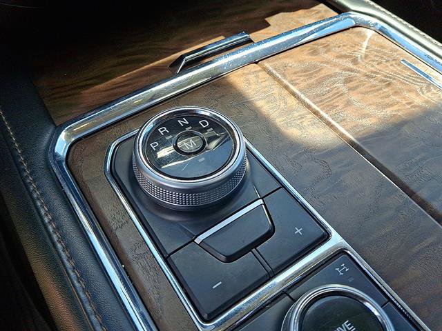 Certified 2020 Ford Expedition Platinum AWD/4WD image 4