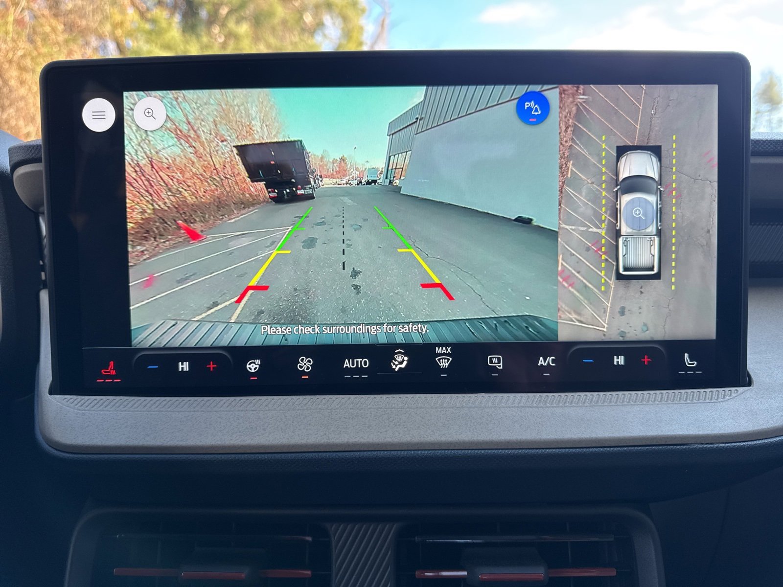 Certified 2025 Ford Maverick Lariat w/ 4K Tow Package image 21