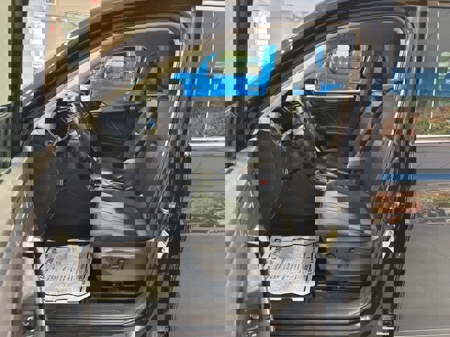 Used 2024 Volkswagen Tiguan SE image 22