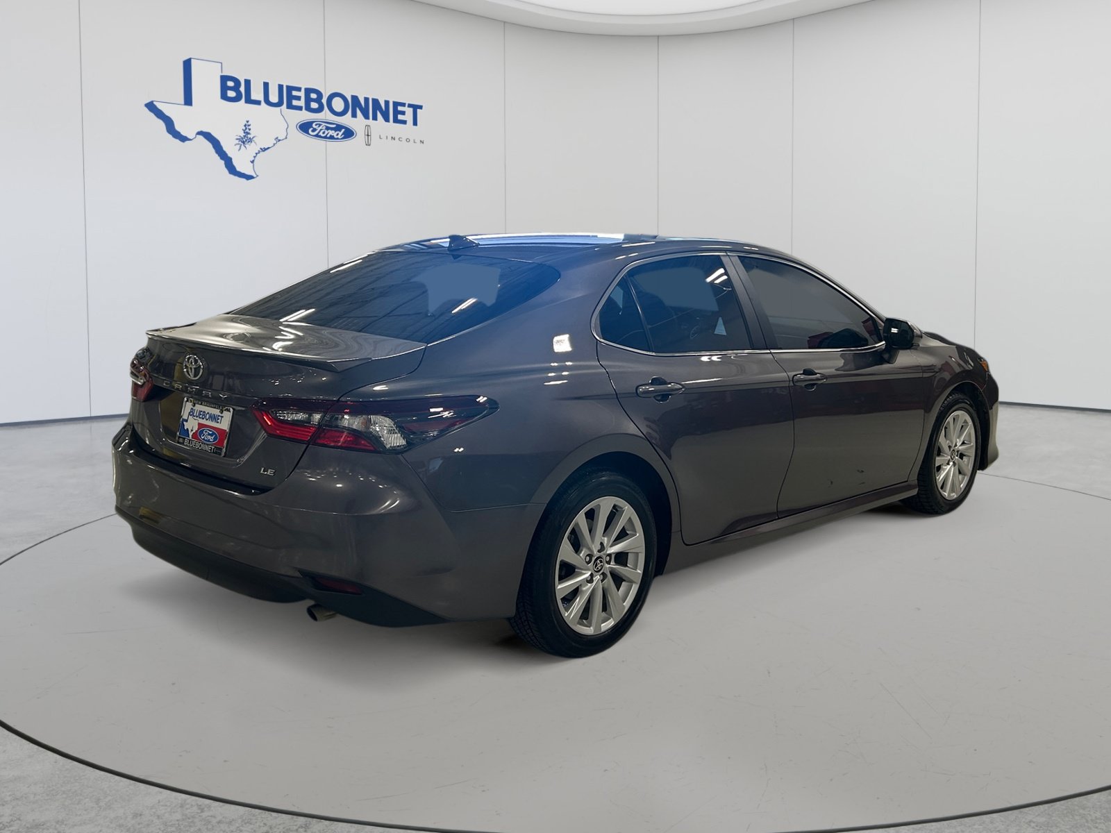 Used 2024 Toyota Camry LE FWD image 5