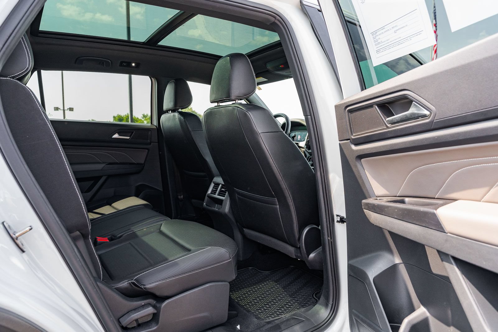 Used 2021 Volkswagen Atlas Cross Sport SEL R-Line FWD image 13