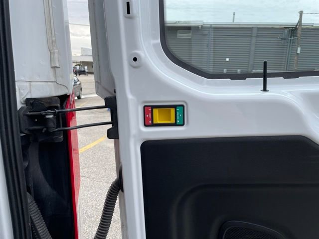 Certified 2019 Ford Transit 250 130 Medium Roof RWD image 21