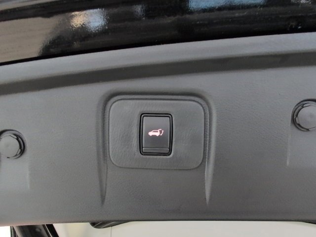 Used 2024 Nissan Murano SV image 29