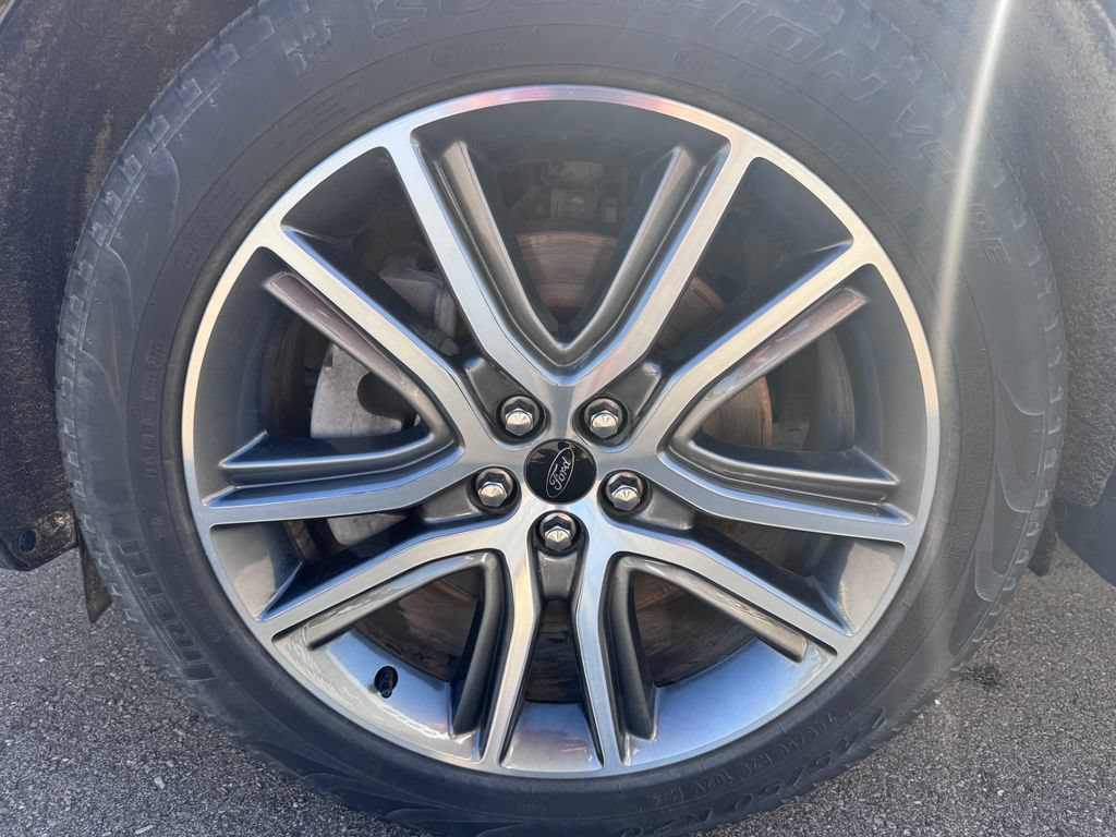 Certified 2024 Ford Edge Titanium w/ Equipment Group 301A AWD/4WD image 8