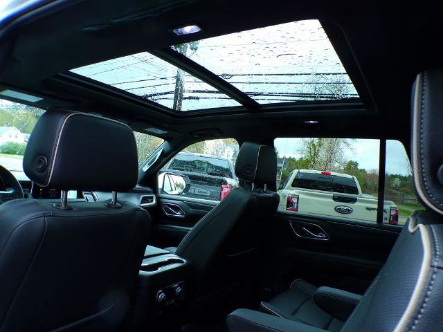 Used 2024 GMC Yukon SLT w/ SLT Luxury Package AWD/4WD image 14