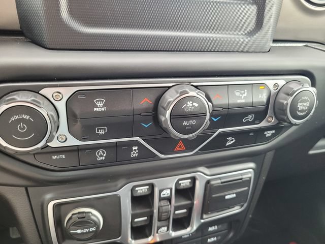 Used 2018 Jeep Wrangler Unlimited Sport S AWD/4WD image 24