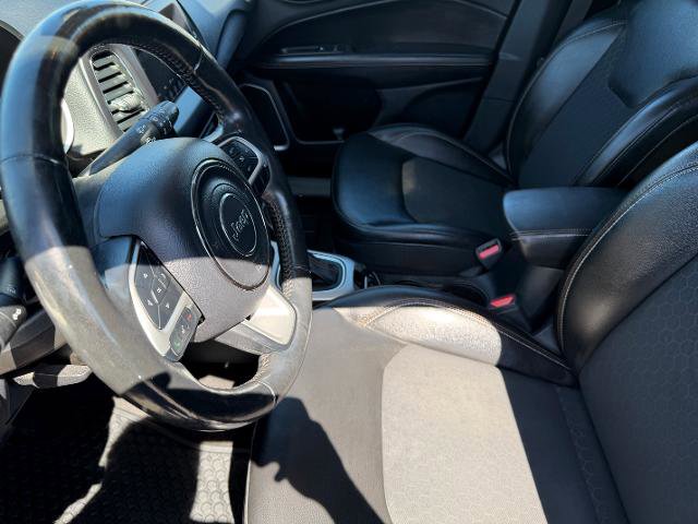 Used 2018 Jeep Compass Latitude w/ Popular Equipment Group AWD/4WD image 10