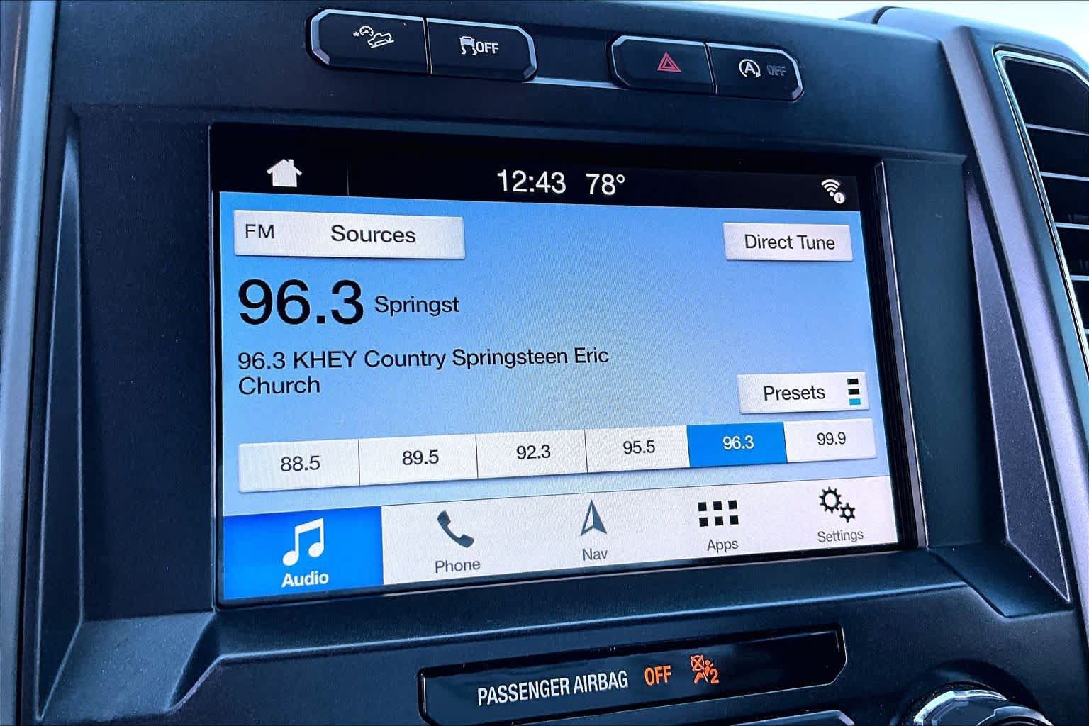 Certified 2018 Ford F150 XLT w/ Equipment Group 302A Luxury AWD/4WD image 32