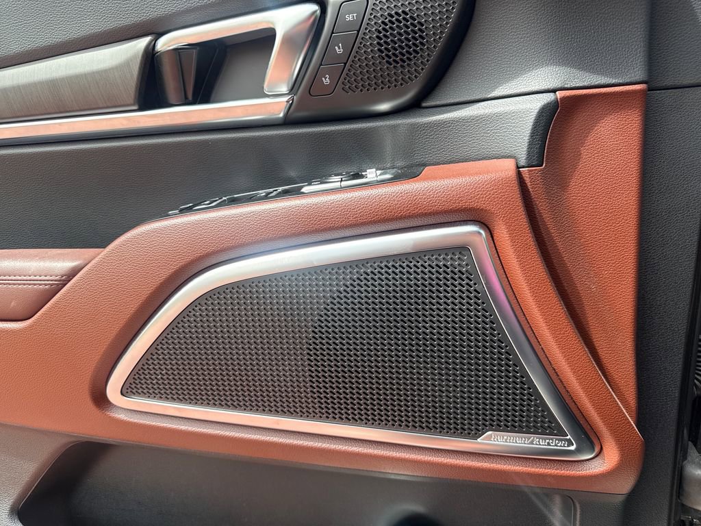 Used 2024 Kia Telluride SX Prestige AWD/4WD image 18